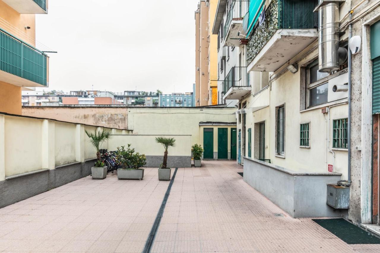Eden House Sansiro-Duomo Netflix & Design Apartment Milano Exterior foto